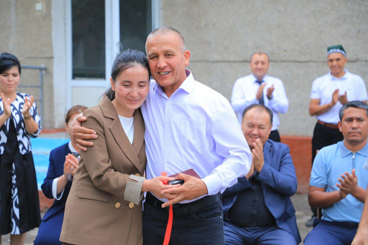 Lukhovitsy qizlar bilan porno Porno striptizchilar mijozlarni sikadilar