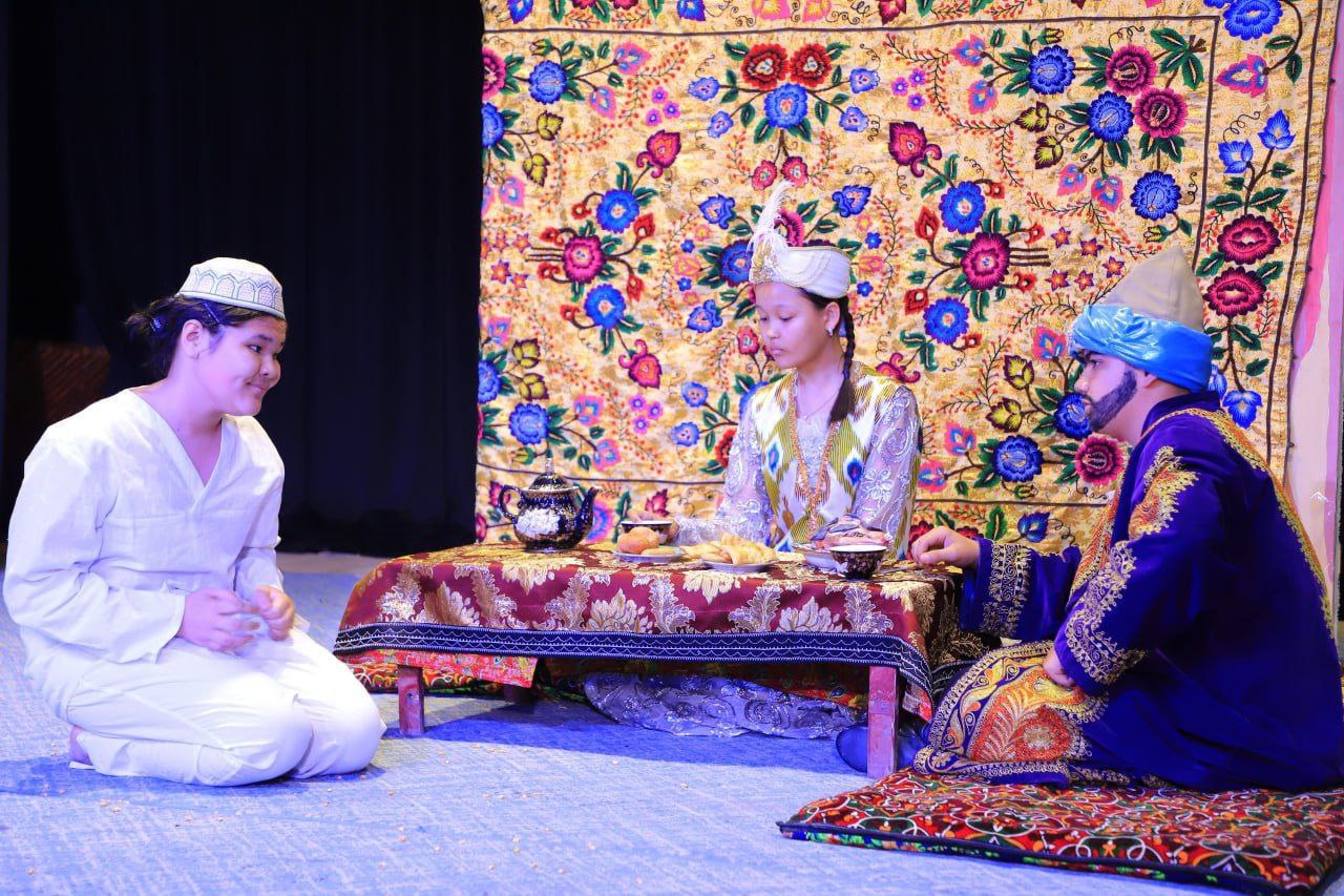 Книги, сцена и немного магии